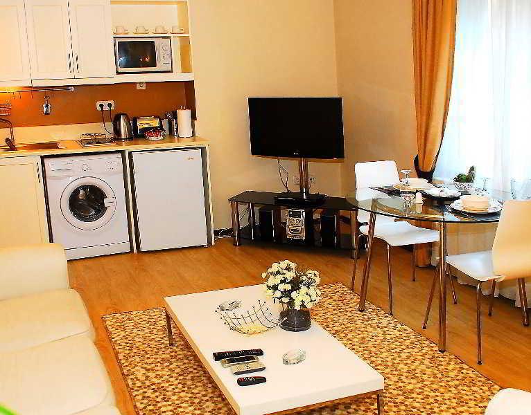 La Palace Suites Sisli Istanbul Exterior photo